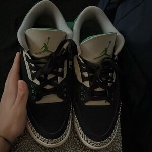 Jordan 3 Pine green used in good condition